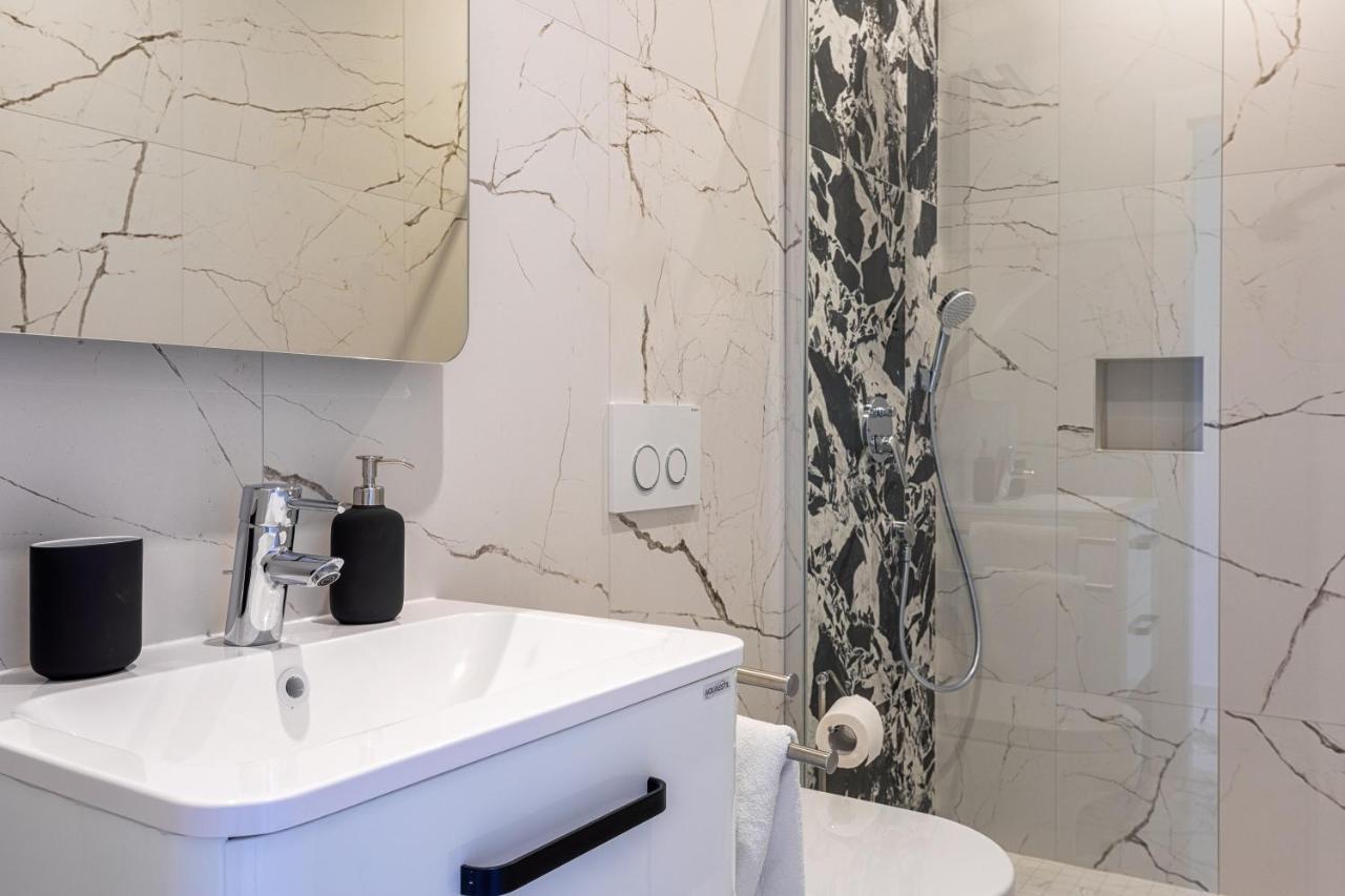 חוואר Villa Capitis In The Center- Exclusive Apartment מראה חיצוני תמונה